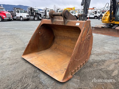 77 in Cleanup Excavator Bucket - Fits Cat 349