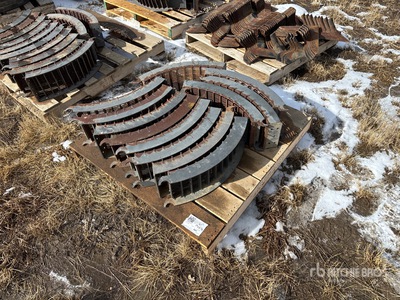 Quantity of (12) Combine Concave