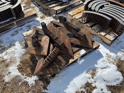 Quantity of (80) 16 Inch Bolt On Sweeps