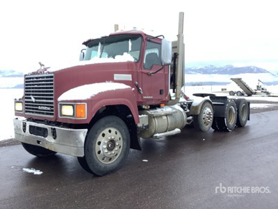 2008 Mack CHU613 8x4 تراكتور شاحنة (ثلاثي المحور)