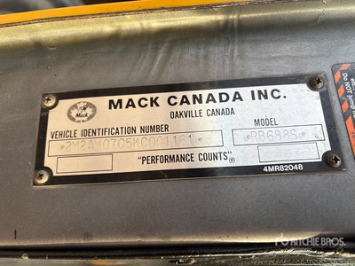 1989 Mack RB688S 6x4 平台トラック