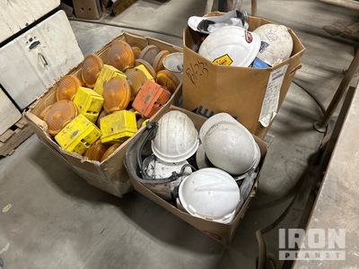 Hard hats and signal lights Fournitures de sécurité