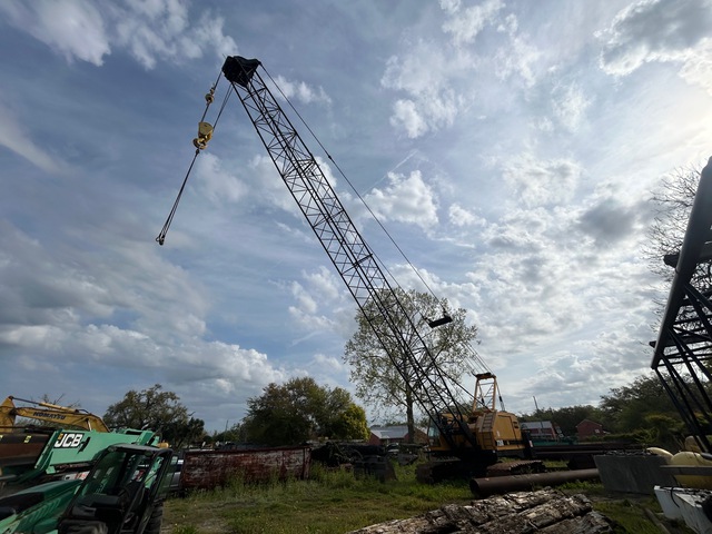 1981 American 7260 100 ton Lattice-Boom Crawler Crane