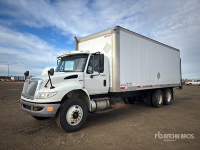 2014 International DuraStar 4400 6x4 Van Truck
