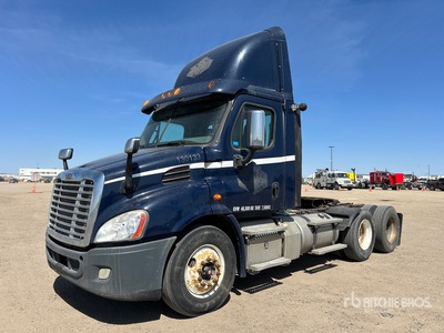 2013 Freightliner Cascadia 113 6x4 T/A Day Cab Truck Tractor