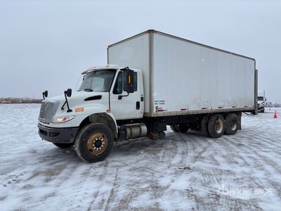 2018 International DuraStar 4400 SBA 6x4 Van Truck