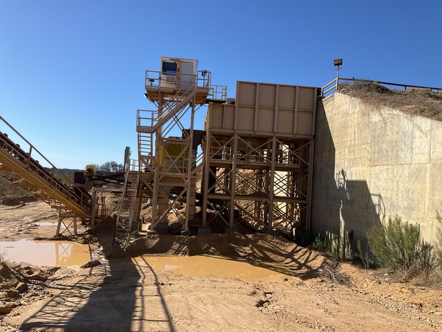 2009 Lippmann 30x42 Jaw Crushing Plant & Conn Weld 6x16 Incline Dry Screen Plant