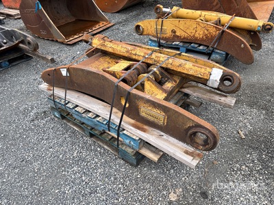 Hydraulic Excavator Thumb - Fits Cat 345BL