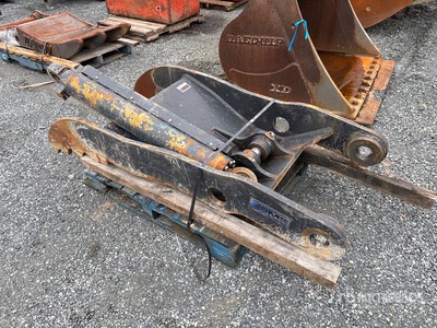 82 in Hydraulic Excavator Thumb - Fits Komatsu PC360LC-11