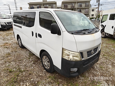 2014 年 Nissan Caravan Passenger Van