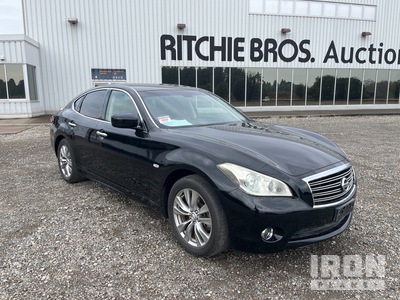 2013 Nissan FUGA Automobile