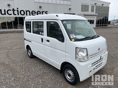 2015 Nissan CLIPPER Automovil