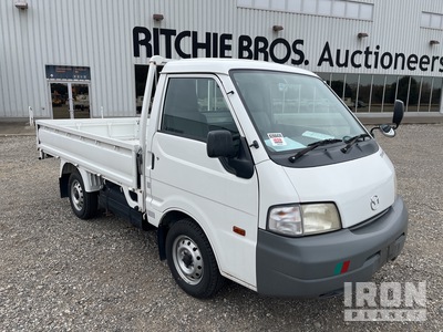 2014 Mazda Bongo Automovil