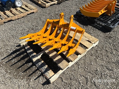 2026 GIYI 32 in Excavator Rake - Fits Cat 305 (Unused)