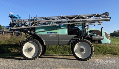 2016 Berthoud Raptor 4240 phase 3B 36 m 4x4 High Clearance Pulverisateur Pulverizador Autopropulsado
