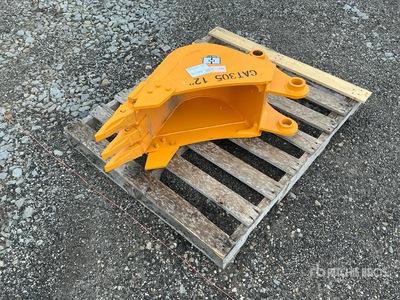 2026 GIYI GY-BK 12 in Digging Excavator Bucket - Fits Cat 305 (Unused)