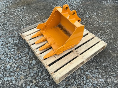 2026 GIYI 24 in Digging Excavator Bucket - Fits Cat 303 (Unused)