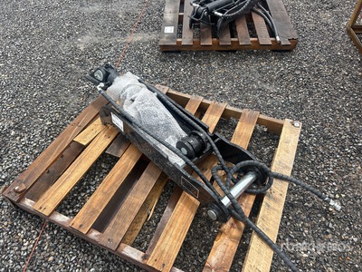 2026 GIYI GY-XJ5T 12 in Hydraulic CAT Hydraulic Excavator Thumb (Unused)