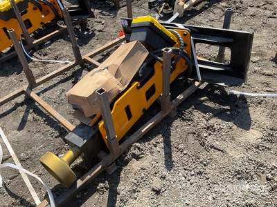 2026 GIYI GY-D680 Skid Steer Post Driver (Unused)