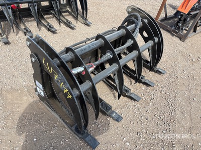 2026 GIYI GY-MCLG60 44 in Mini Skid Steer Grapple (Unused)