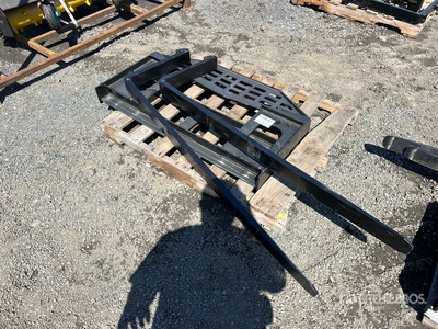 2026 GIYI GY-DHC 60 in Skid Steer Forks (Unused)