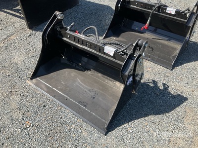 2026 GIYI GY-XKH39 39 in Multi-Purpose Mini Skid Steer Bucket (Unused)