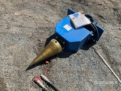 2026 GIYI GY-WS43 12 in Mini Skid Steer Log Splitter (Unused)