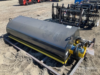 2025 GIYI GY-BS72B 72 in Skid Steer Sweeper (Unused)