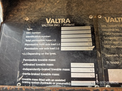 Valtra 8950-4 Tracteur Agricole Trattore agricolo 4RM