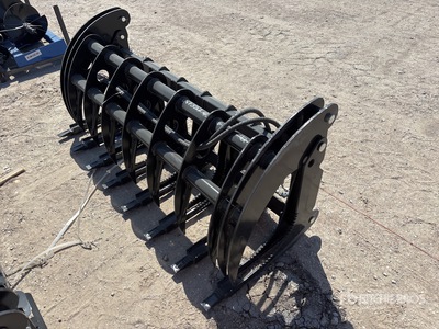2026 GIYI GY-CLG72 72 in Skid Steer Root Rake (Unused)