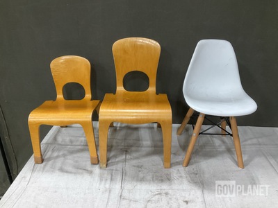 (22) Assorted Children's Chairs