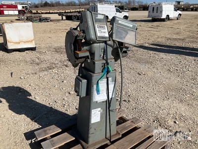 Black & Decker 10" Ball Bearing Bench Grinder