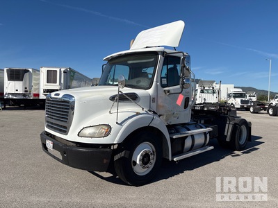 2013 Freightliner M2 112 4x2 Day Cab Truck Tractor