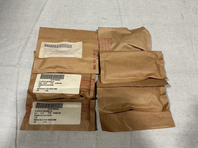 (39) Adirondack Electronics 13-620-489 Connector Adapters
