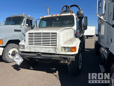 Presence Systems (Burlington) on 1992 International 4900 6x4 Vacuum Tanker Truck (Inoperable)