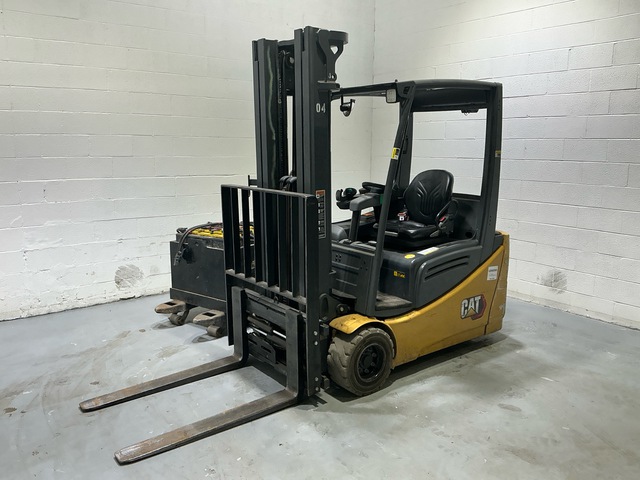 2022 Cat 2ET3500 3180 lb Electric Forklift