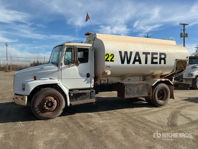 1997 Freightliner FL80 11500 L 4x2 Camion à eau