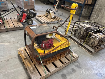 2000 Wacker BPU3345A Vibratory Plate Compactor