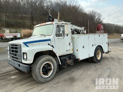 1987 International 4300 4x2 شاحنة خدمة