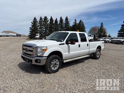 2015 FORD F350 XLT 4x4 Crew Cab Pickup