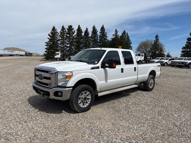 2015 FORD F350 XLT 4x4 Crew Cab Pickup