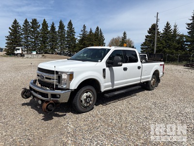 2018 FORD F350 XLT 4x4 Crew Cab Hi-Rail Pickup