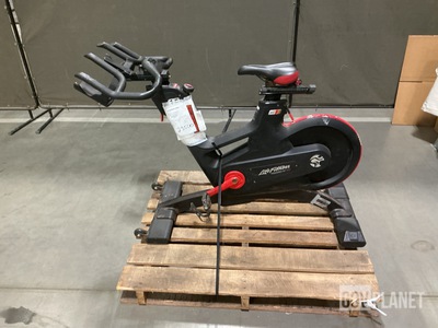 Life Fitness IC7 Exercise Bike