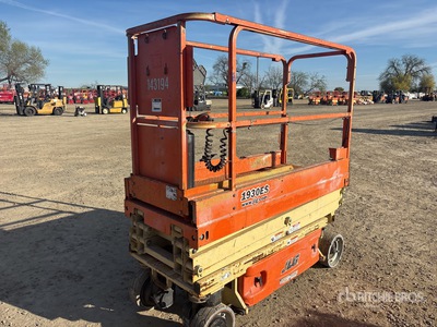 2015 JLG 1930 ES Electric منصة رفع متحركة