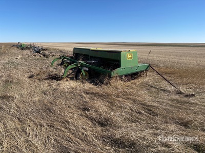 1983 John Deere 9350 20 ft Semoir à gazon