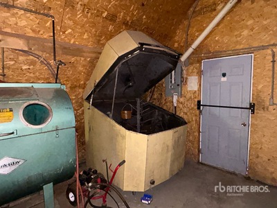 Self Enclosed Parts Washer