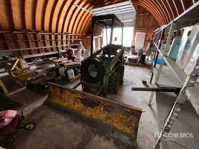 Mustang 330 Ładowarka o sterowaniu burtowym (Inoperable)