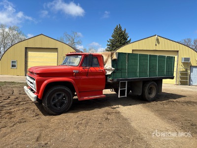 1973 Chevrolet 60 4x2 شاحنة حبوب