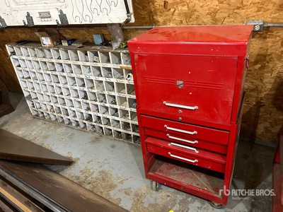 Quantity of Bolt Bin, Tool Box