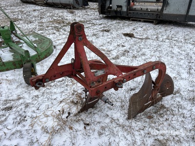 Dearborn 10-2 2 ft 3-Point 2 Bottom Breaking Plow